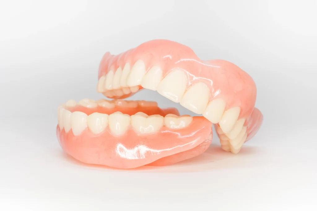 Materials Used In High-Quality Full Dentures for Patients With Dementia