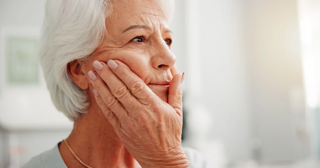 What to Do at Home While You Arrange Care for the Swollen Tooth